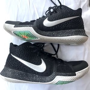 Nike Kyrie 3 Basketball Shoes